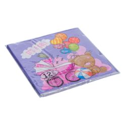 Set 12 Servetele Petrecere It's A Girl Set servetele lila si roz pentru petreceri, imprimate cu ursulet de plus, baloane si carucior Dimensiuni: 33x33 cm. Material: 100% celuloza Servetelele sunt imprimate cu cerneala non toxica pe baza de apa.