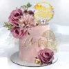Decoratiune Tort Tematica Floral Elegant cu Elemente Aurii
