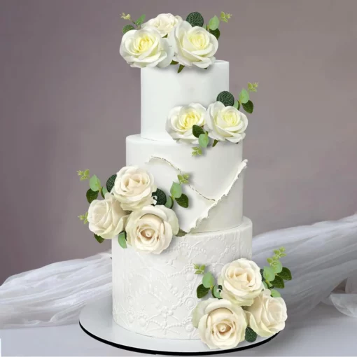 Decoratiune Tort Cu Trandafiri Albi Elegant