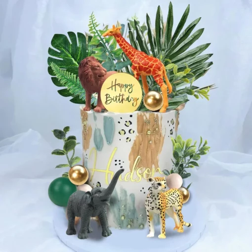 Decoratiune Tort Safari Cu Animale Și Elemente Naturale