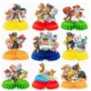 Set de noua decoratiuni masa patrula catelusilor cu baze colorate tip fagure si figurine Chase, Marshall si Skye.