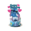 Topper Tort Stitch Happy Birthday Albastru Glitter Cu 4 Inimioare Roz Și Dimensiuni 15cm X 14.74cm